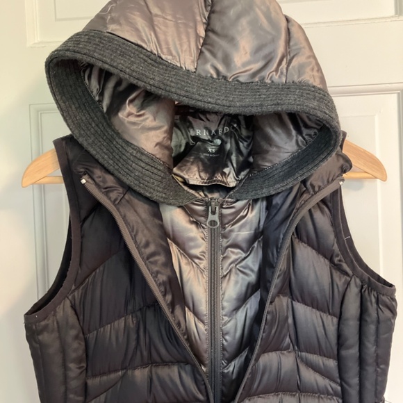 Bernardo Puffer Women’s Vest - Picture 3 of 7